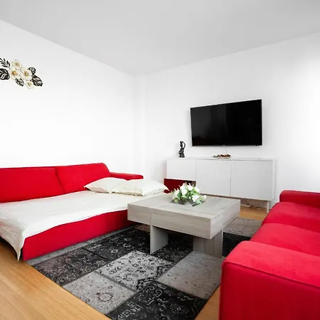 Coral * מאמאיה